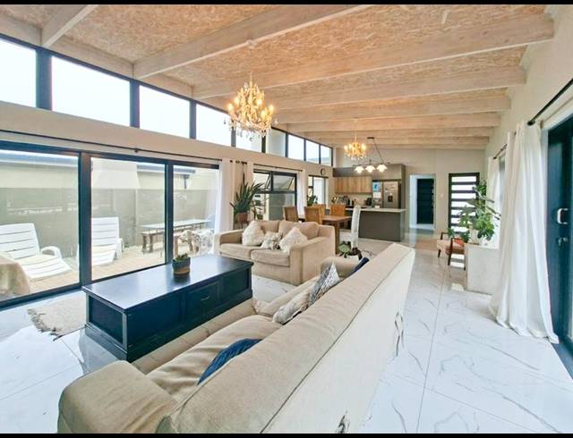 3 BEDROOM HOUSE FOR SALE IN HARTENBOS HEUWELS